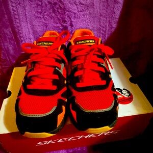 Skechers Boys Sneakers Size 4.5 - Red Black Orange Flame Light-Up Shoes